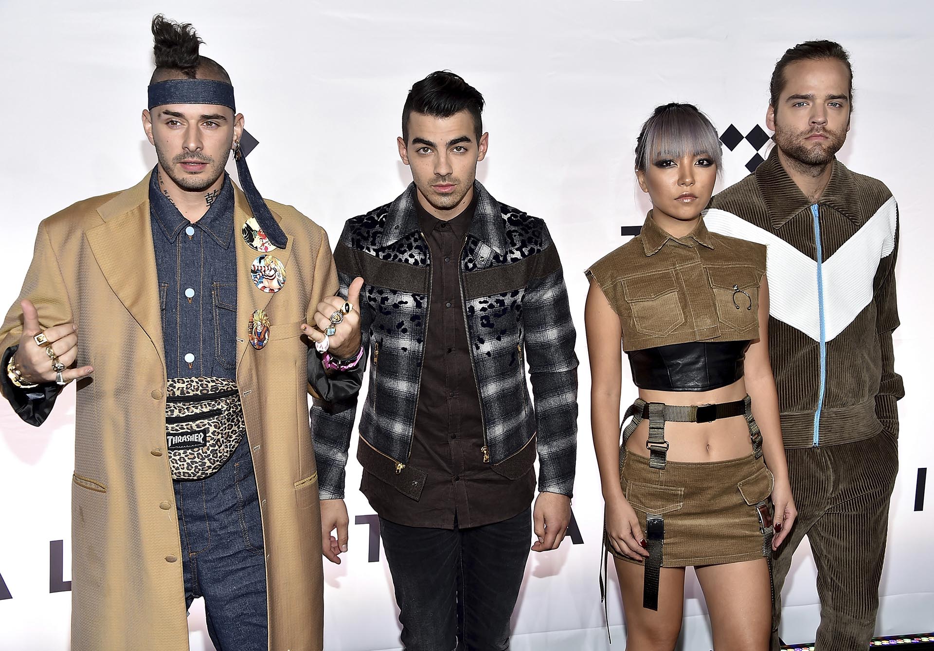 Los integrantes de la banda DNCE: Cole Whittle, Joe Jonas, JinJoo Lee y Jack Lawless /// Fotos: AP