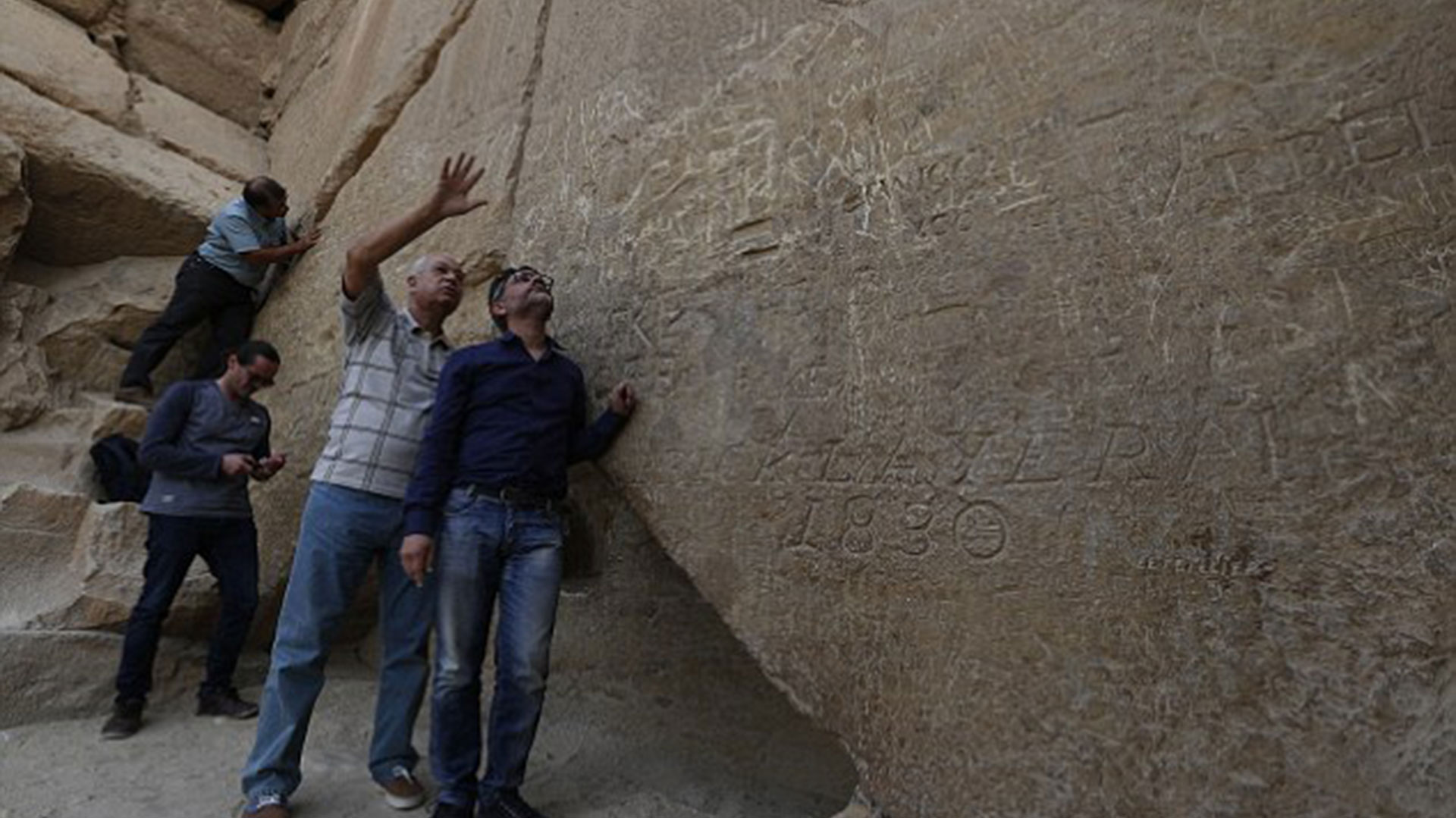 Los científicos inspeccionan la cara norte de la pirámide (ScanPyramid)