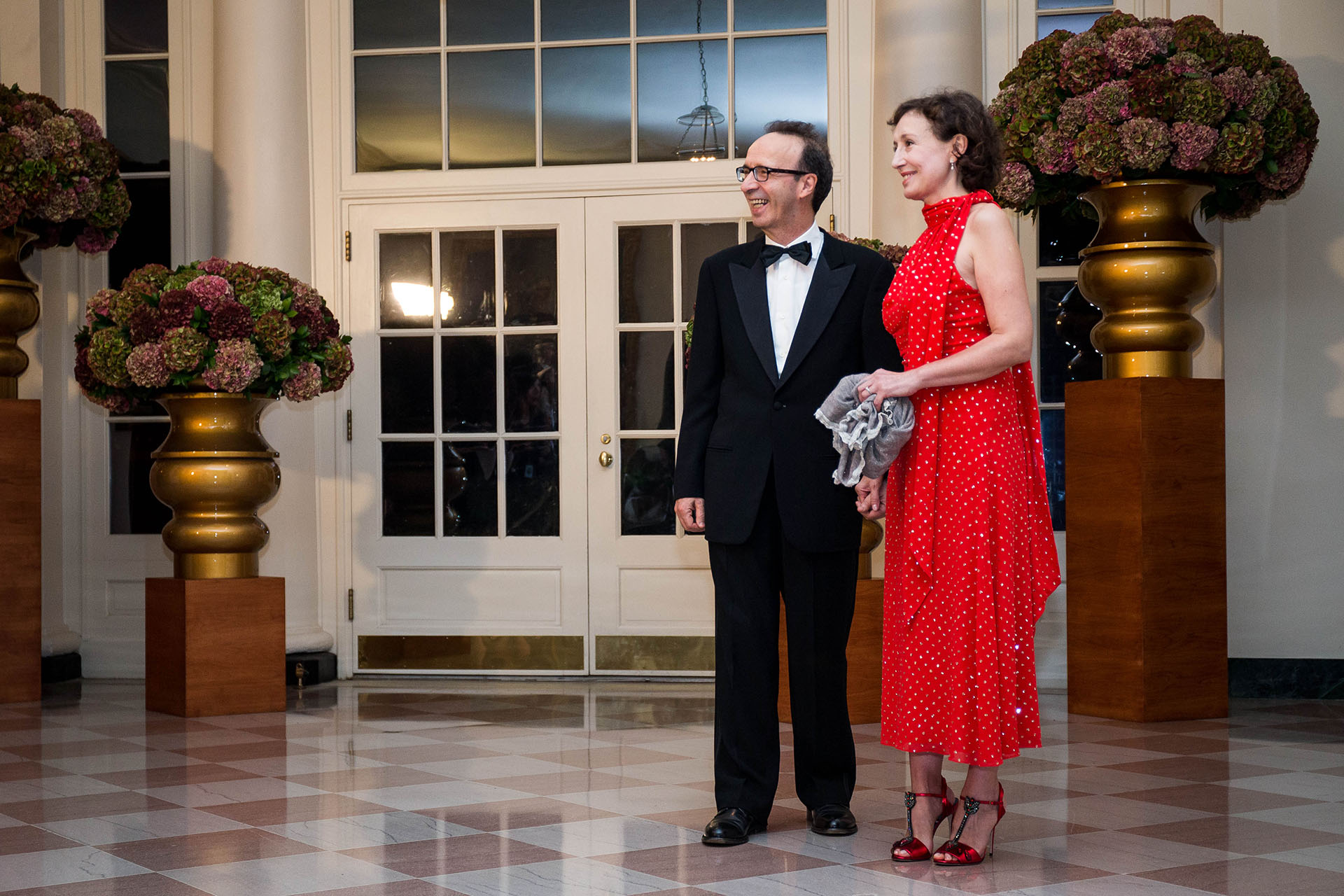 El actor Antonio Benigni junto a Nicoletta Braschi
