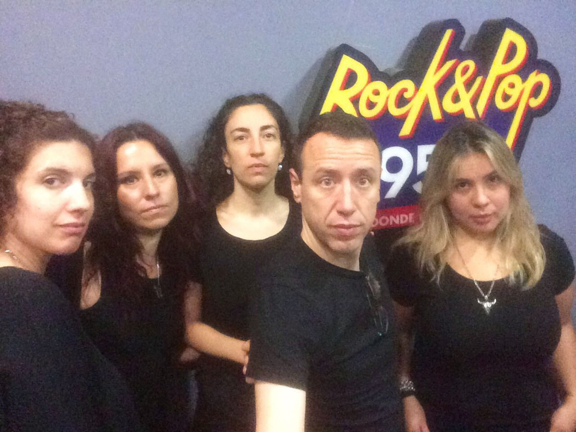 Trabajadores de Roch&Pop también de luto