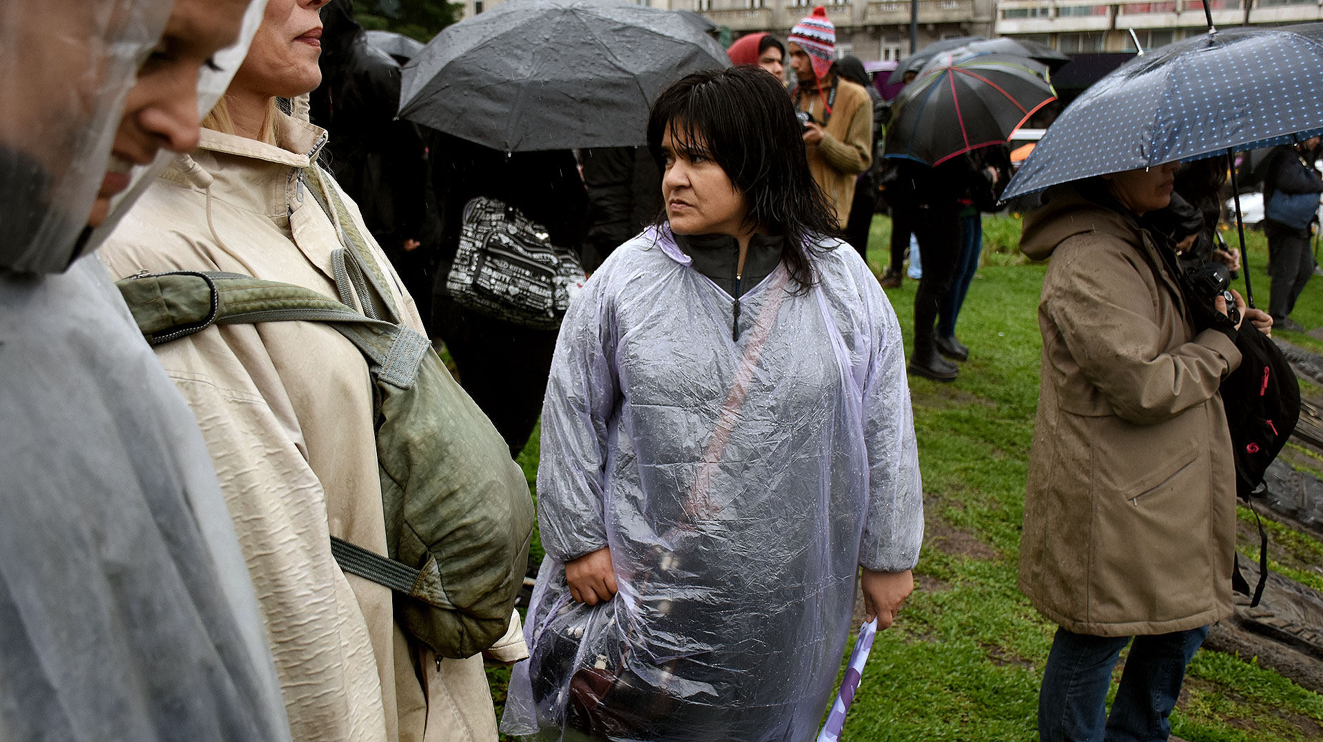 Muchas madres, hijas y miembros de organizaciones llamaron a marchar.