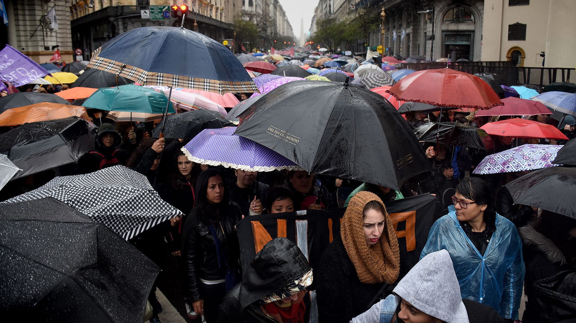 Luego comienzó la concentración a las 17 en el Obelisco y en plazas de todo el país