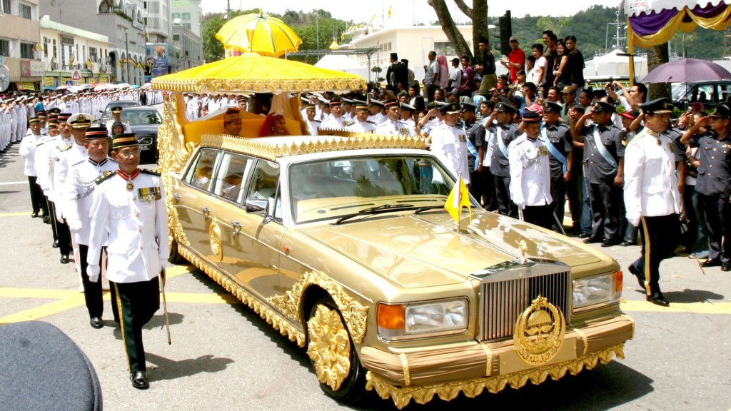 Sus hijos se casaron en una carroza de bodas a bordo de un convertible Rolls-Royce President Limousine