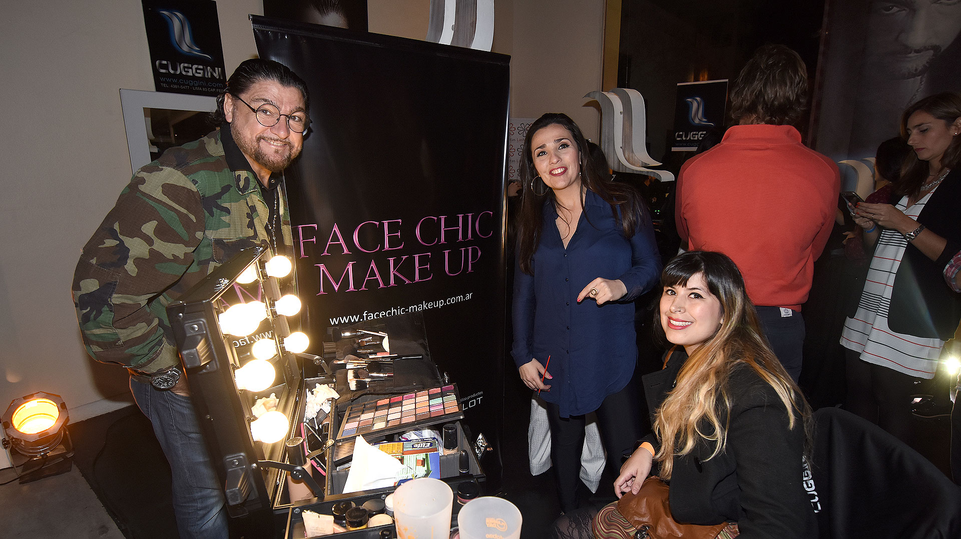 Fabio Cuggini junto a su amiga Fernanda Martínez, quien estuvo asesorando en maquillaje a las invitadas y les contó las nuevas tendencias a través de su marca Face Chic MakeUp