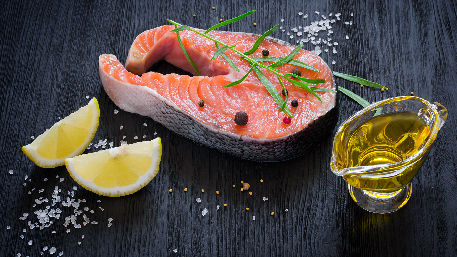Comer pescado al menos una vez a la semana aumenta el nivel de inteligencia y mejora la calidad del sueño (iStock)