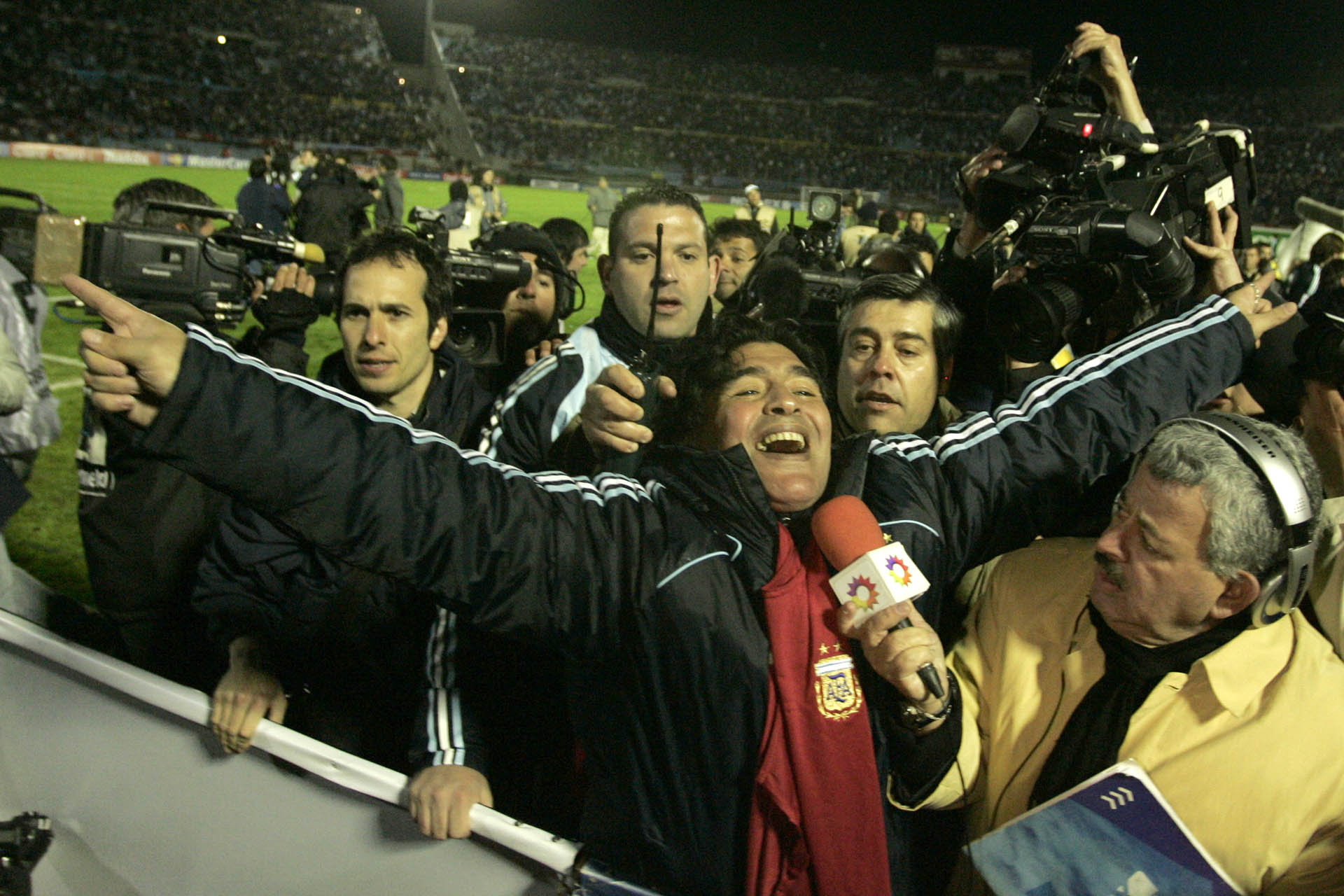 Celebrando la agónica clasificación al Mundial 2010, tras ganarle 1 a 0 a Uruguay