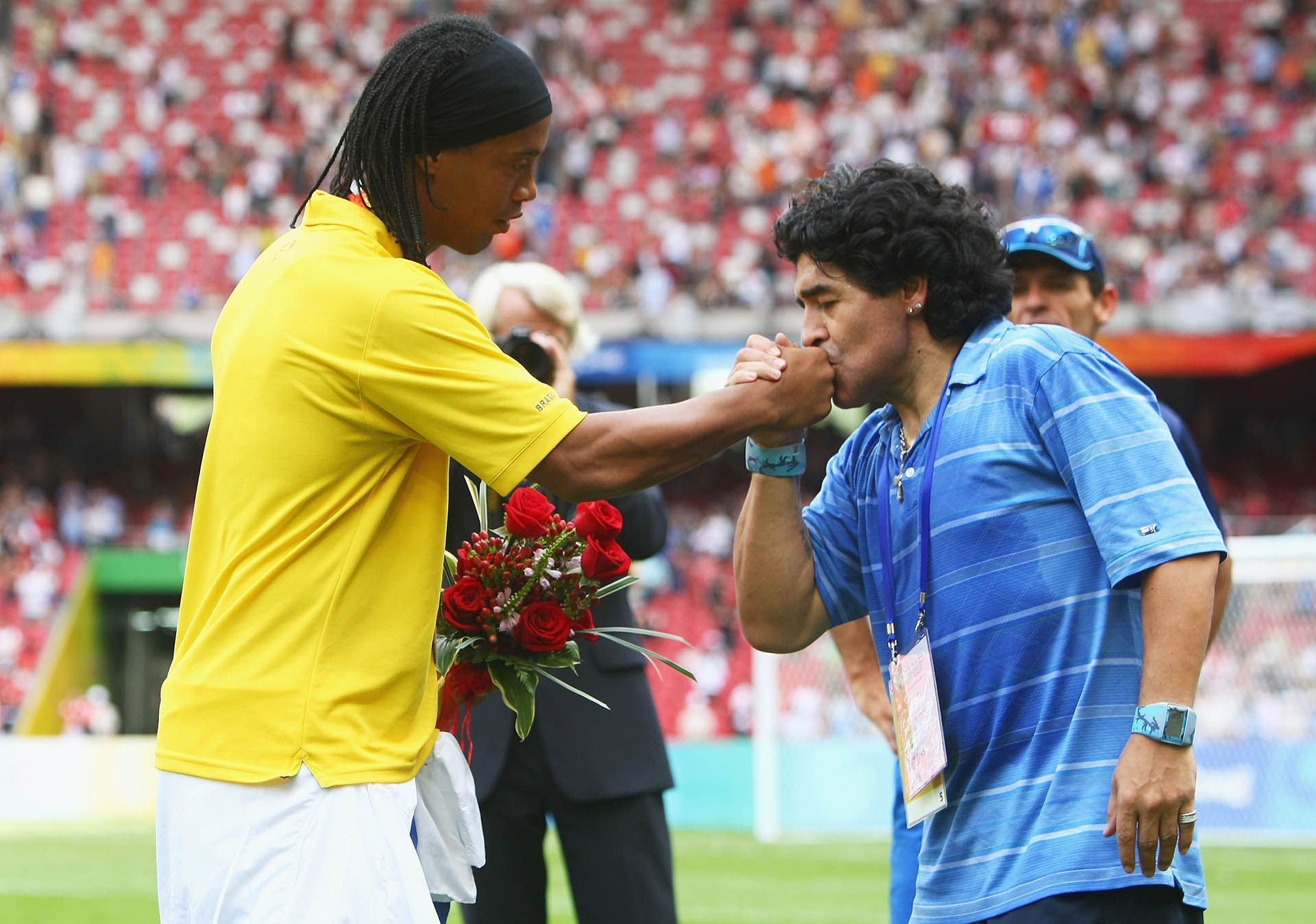 Maradona, rendido ante la magia de Ronaldinho en los Juegos Olímpicos de Beijimg 2008