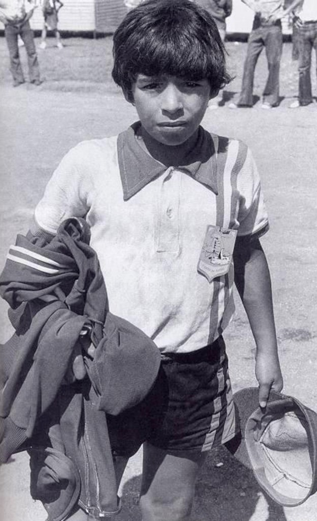Maradona, en su época de “cebollita”