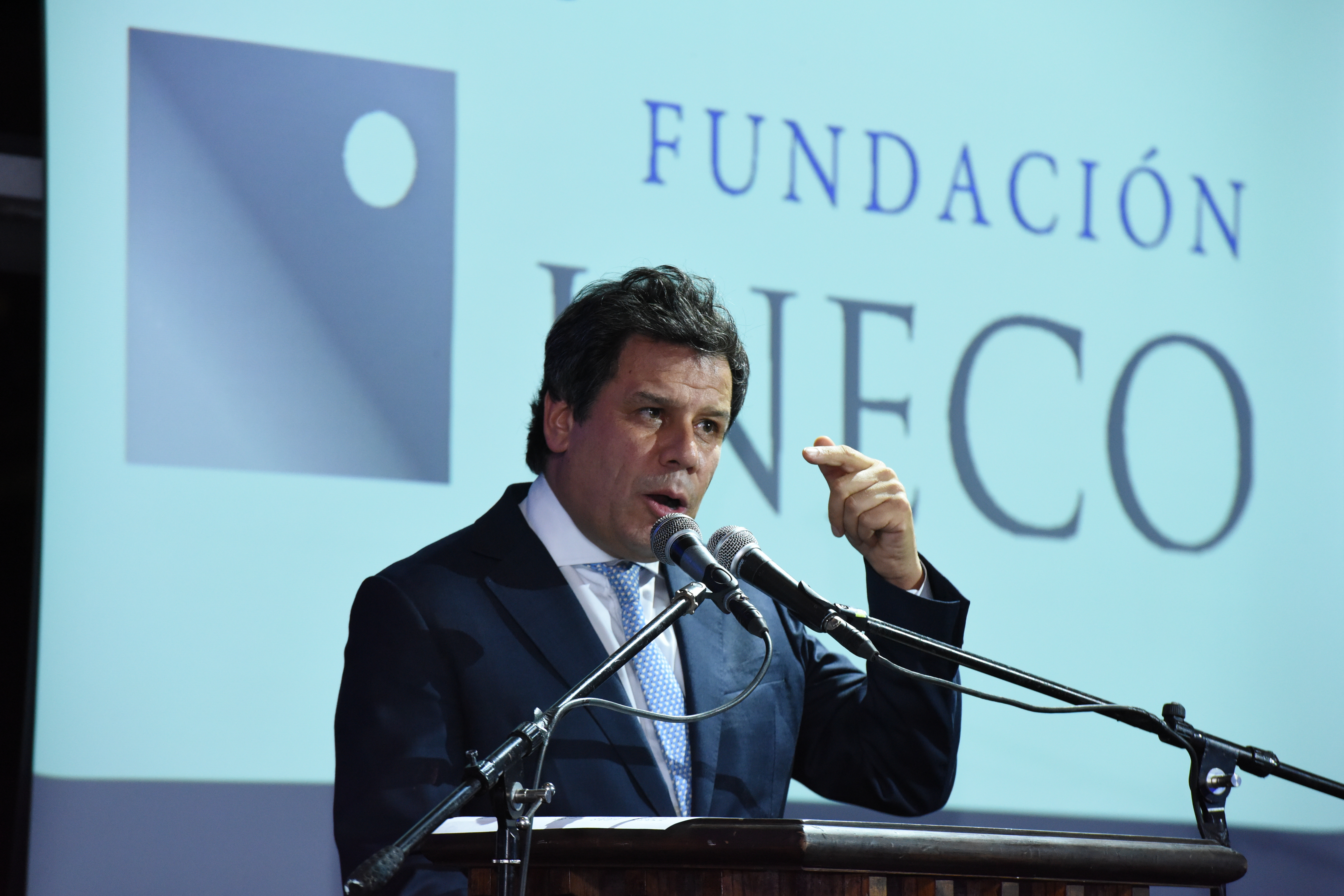 El prestigioso neurocientífico Facundo Manes, presidente de la Fundación INECO, una entidad que apoya programas de investigación sobre el funcionamiento cerebral, prevención, detección y tratamiento de los trastornos neurológicos y psiquiátricos. En la última década, generó un ecosistema único en la región donde profesionales de la salud y de las ciencias básicas trabajan codo a codo, con modernas técnicas, para la investigación de los más complejos procesos del funcionamiento cerebral /// Fotos: Lanusse