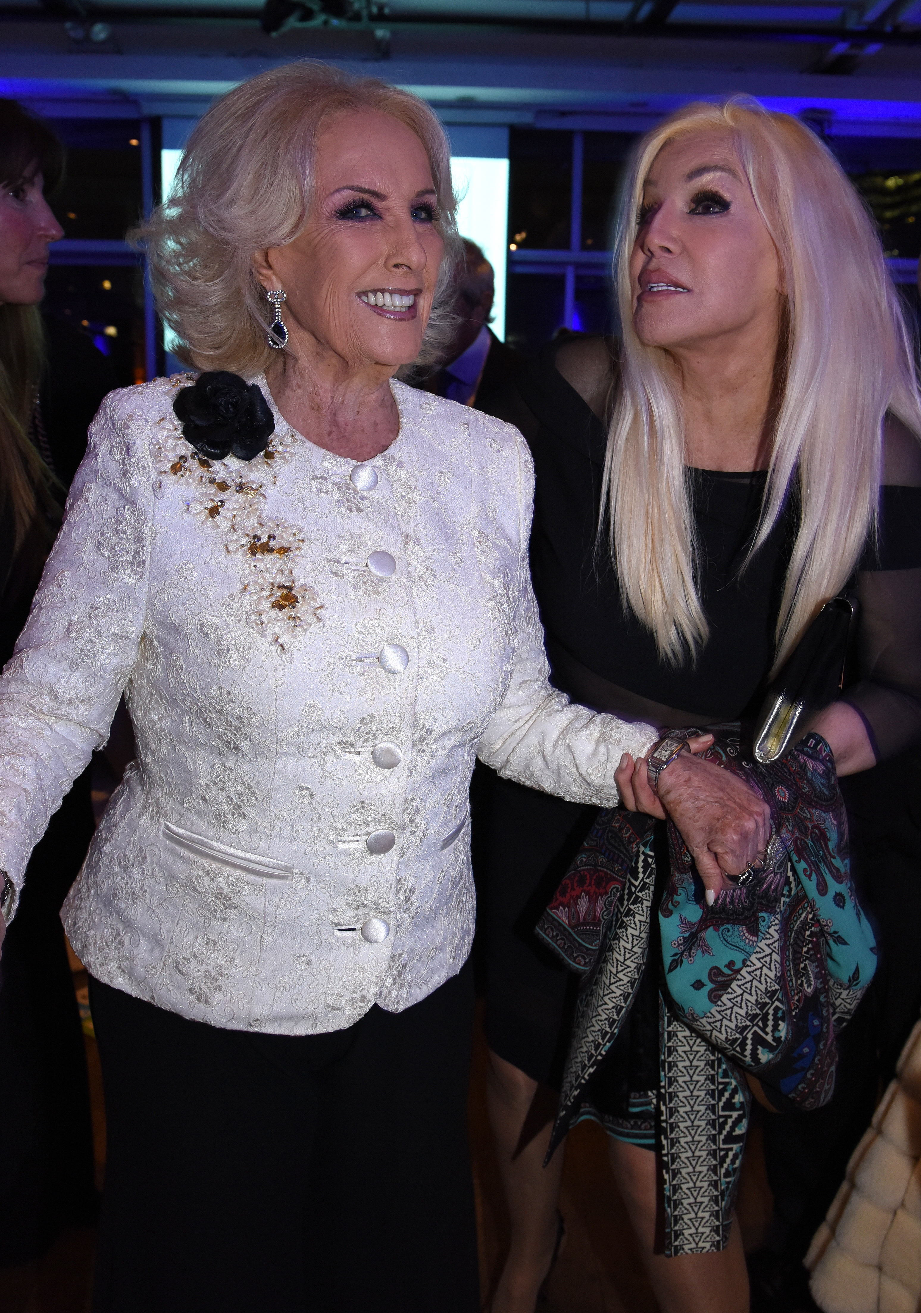 Mirtha Legrand y Susana Giménez arriban a la gran cena anual de INECO (Instituto de Neurología Cognitiva), que se llevó a cabo en el Yacht Club de Puerto Madero y que contó con la asistencia de reconocidas figuras del ambiente académico, científico, político, empresarial y periodístico