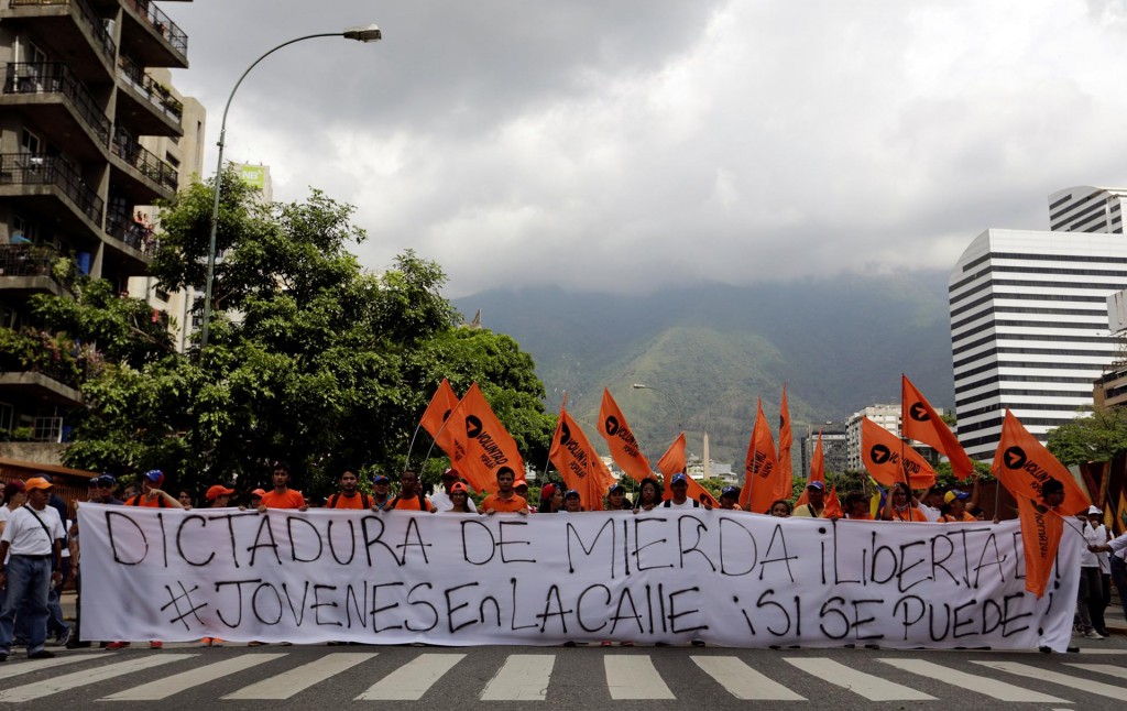 La oposición responsabiliza a Maduro de la crisis política y económica y sostiene que el revocatorio era la “válvula de escape” de una población hastiada de hacer largas filas para conseguir los pocos productos a precios subsidiados