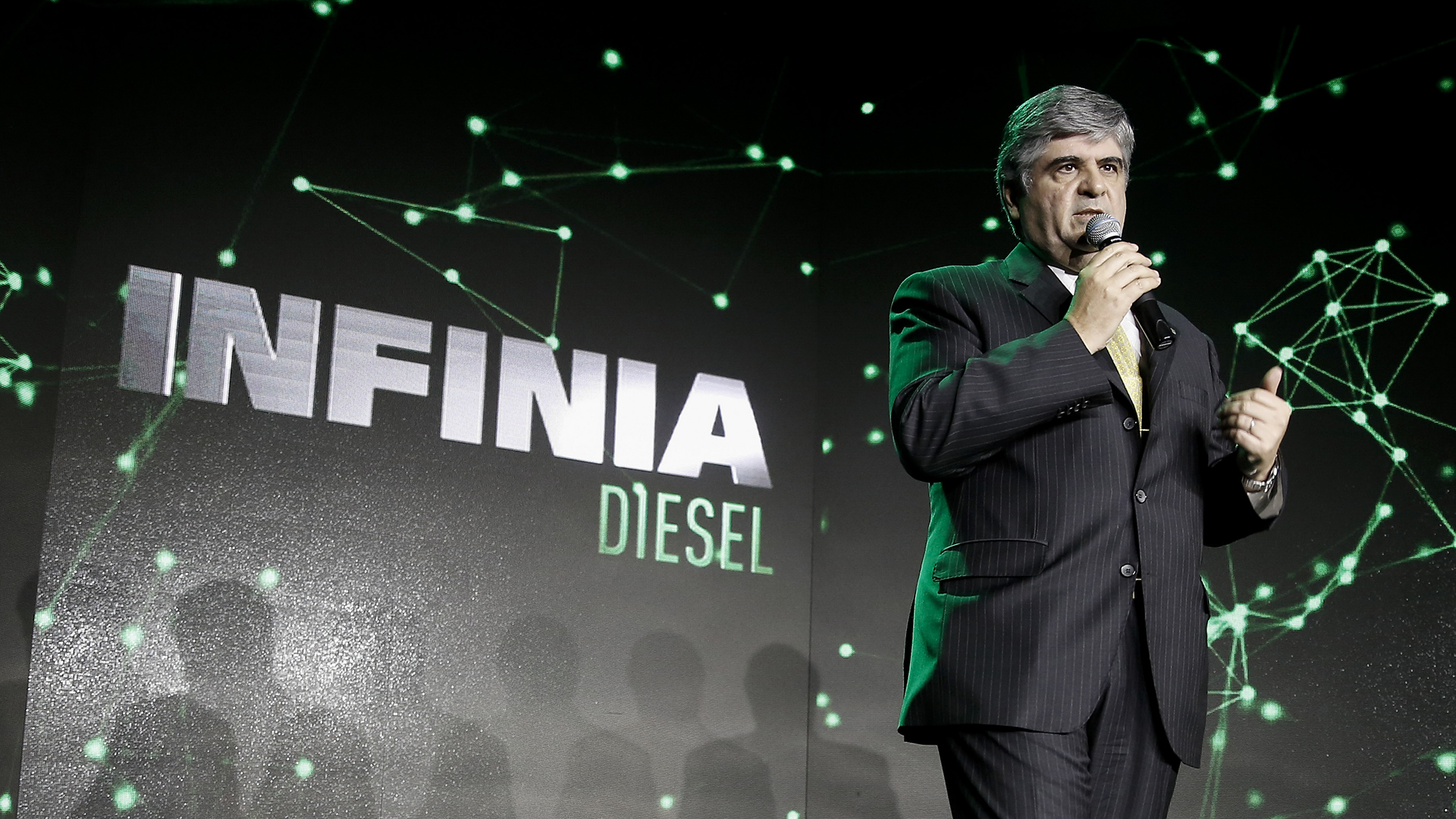 El presidente de YPF, Miguel Gutiérrez, firmó un balance con abultadas pérdidas