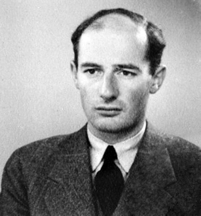 Como vicecónsul suizo en Budapest, Lutz conoció e instruyó a Raoul Wallenberg, diplomático sueco también dedicado a salvar judíos