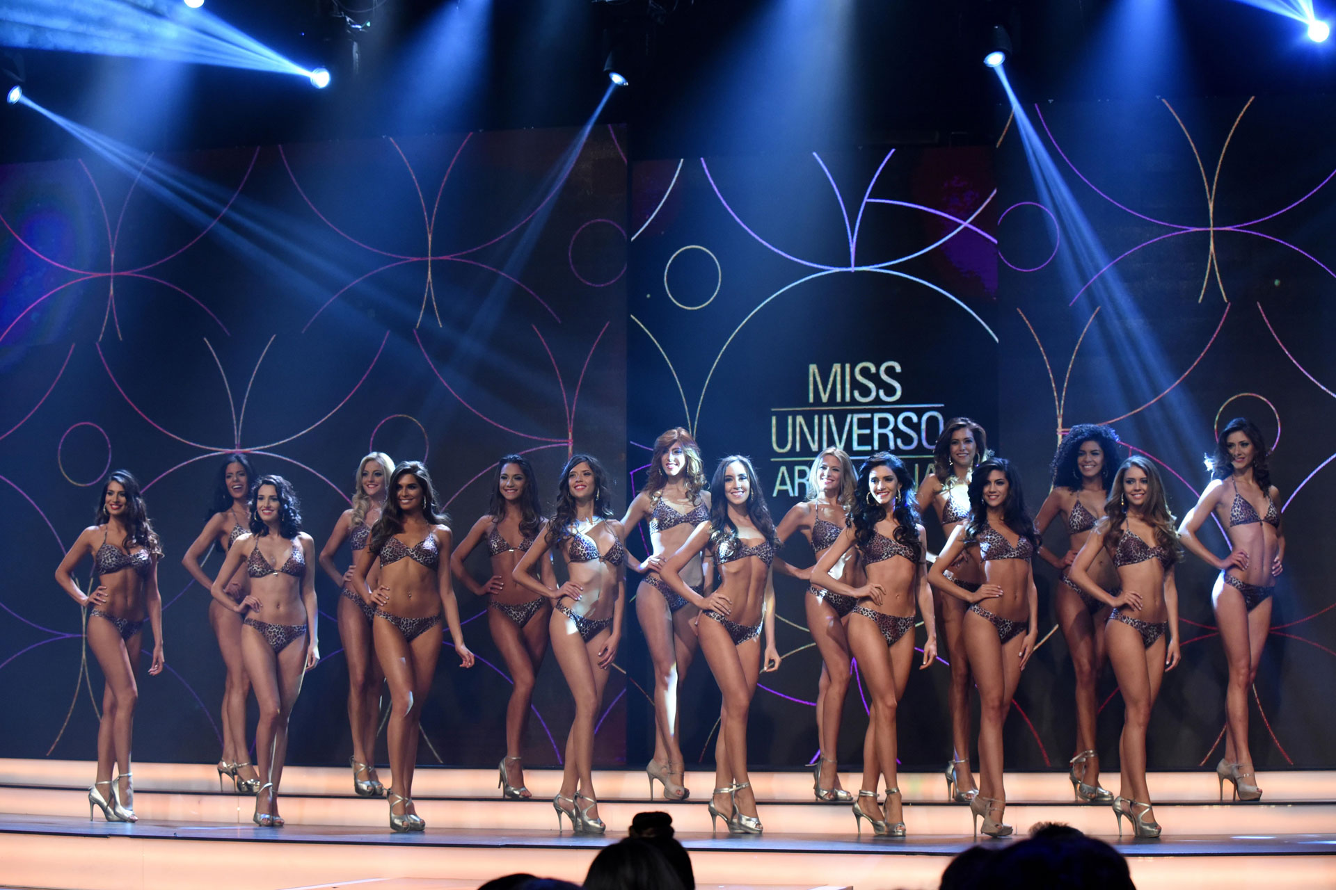 Las candidatas desfilaron en bikini