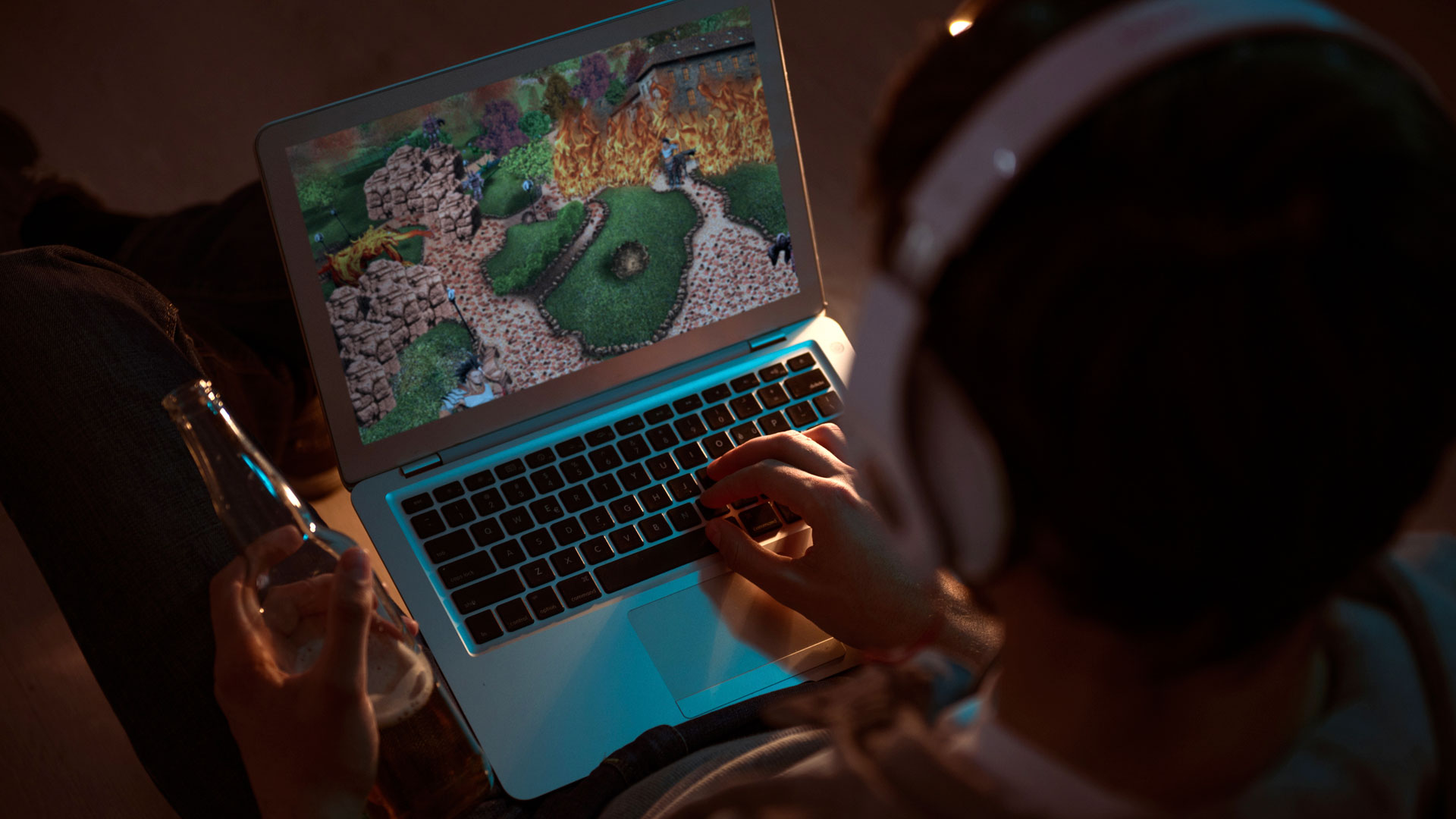 Muchas estadísticas en varios países afirman el peligro del exceso en los juegos de video (iStock)