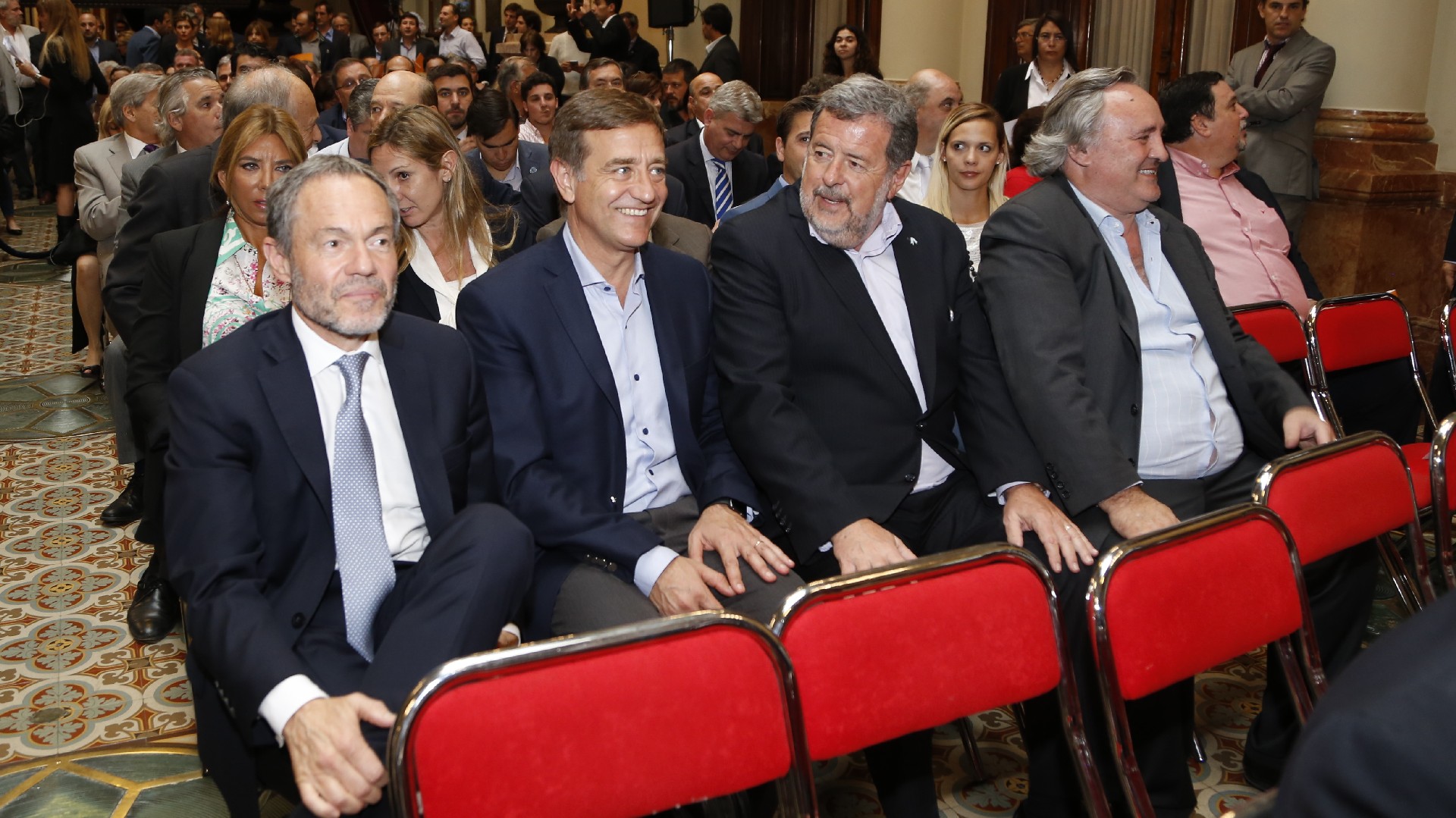 Gustavo Ferrari, Rodolfo Suárez, Jorge Elustondo y Joaquín de la Torre, muy sonrientes