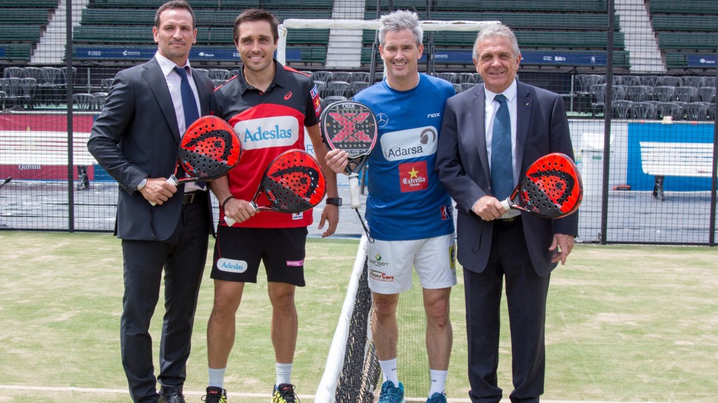 De izquierda a derecha: Lisandro Borges, Fernando Belasteguín, Migel Lamperti y Oscar Nicastro durante la presentación del Buenos Aires Padel Tour