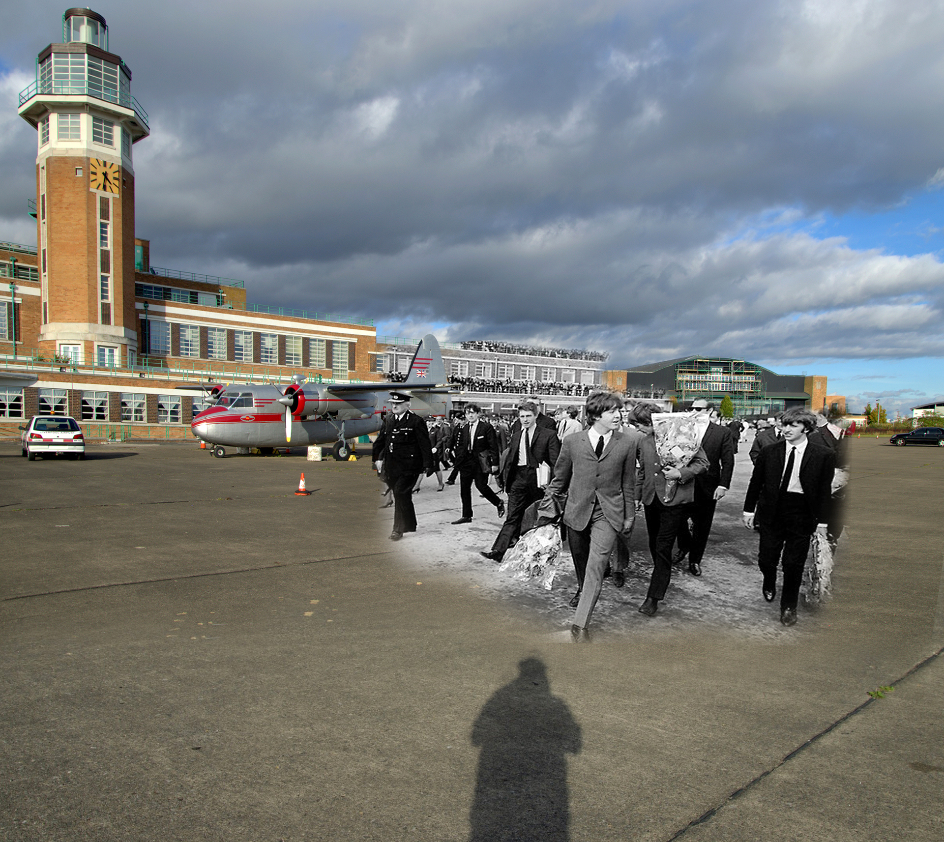 En el Aeropuerto de Speke con los Beatles llegando a la ciudad en 1964, para el estreno de su película A Hard Day’s Night, con cientos de fans dándoles una enorme bienvenida