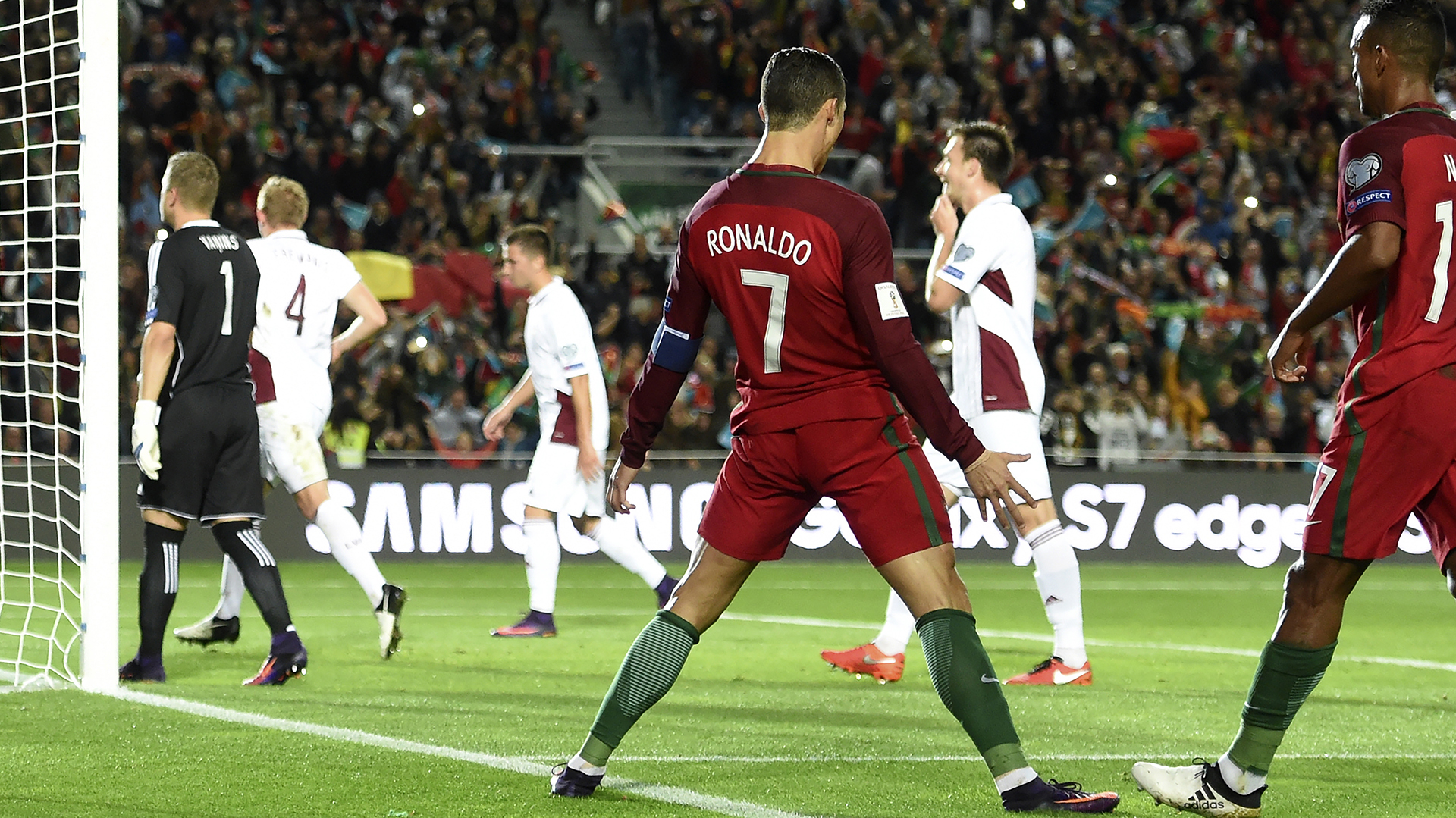 Con un gol de volea, el portugués quedó cuarto en la tabla de goleadores con 68 (AFP)