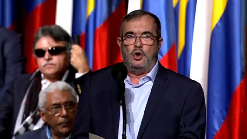 Timochenko en su discurso en el Teatro Colón de Bogotá
