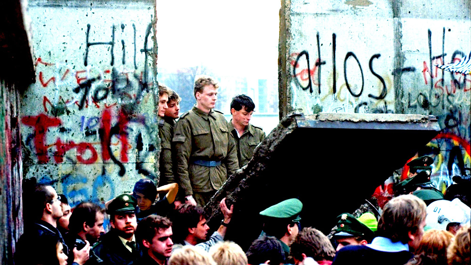 Fecha de destrucción del Muro: 9 de noviembre de 1989