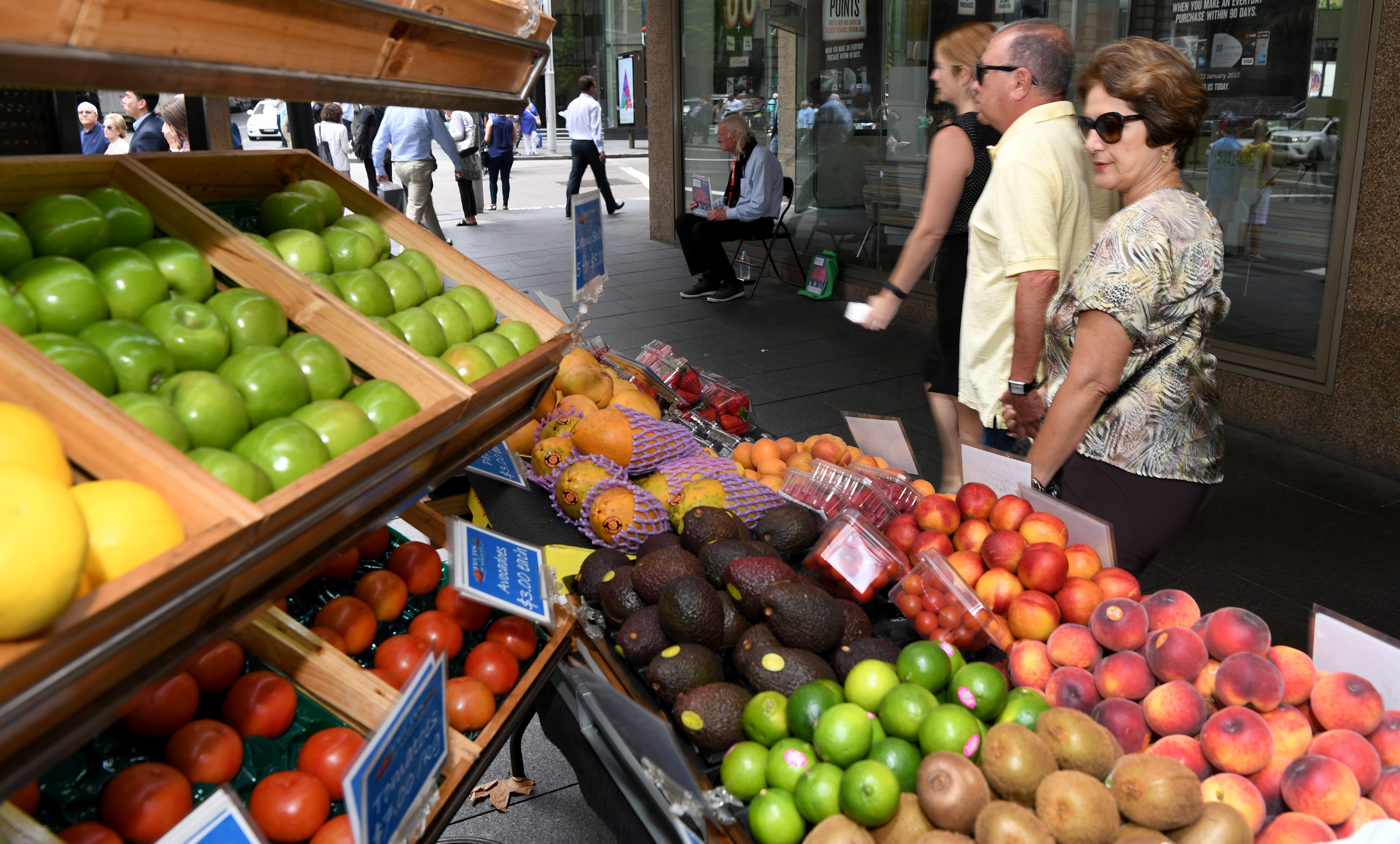 Al elaborar el indicador IPOD, la entidad toma los importes diarios online de los principales supermercados del país y más de 500 tasaciones de verdulerías y mercados para cada producto (AFP)