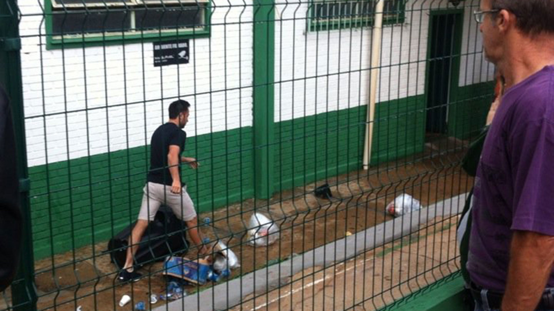 El jugador argentino Alejandro Martinuccio arriba al club. El futbolista no viajó por estar lesionado (Gentileza: DC Esportes)