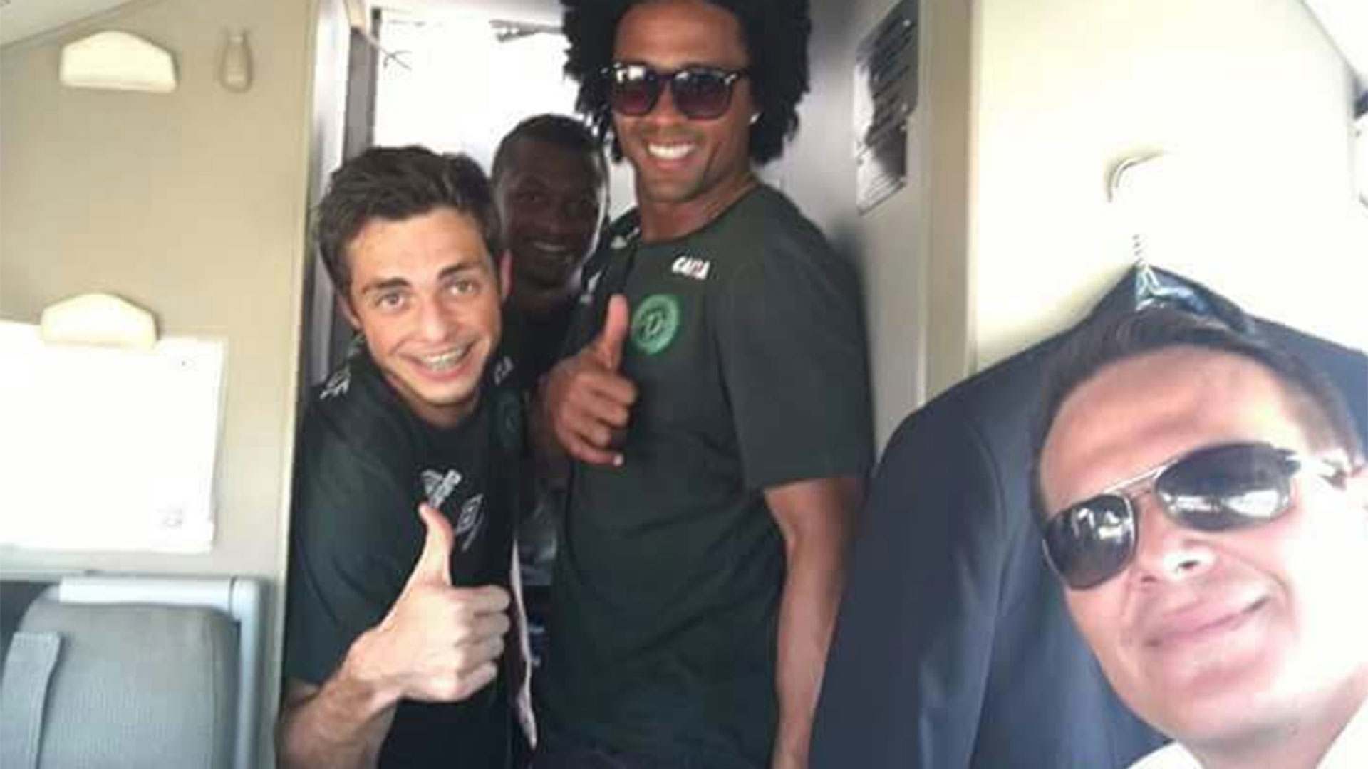 El piloto Miguel Quiroga con jugadores del Chapecoense