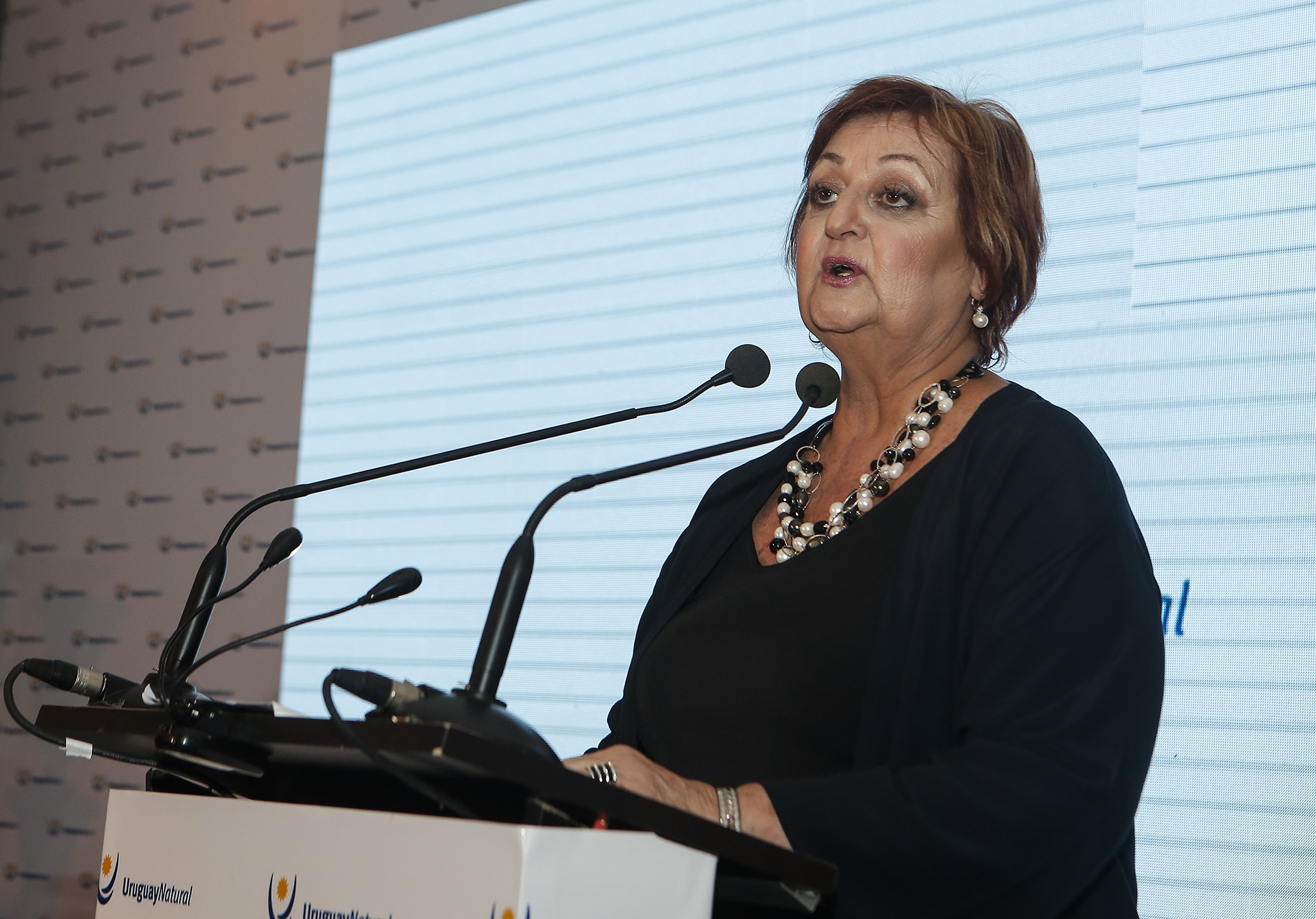 La ministra de Turismo de Uruguay, Liliam Kechichian, brindó unas calidas palabras de bienvenida a los invitados y auguró una excelente temporada estival /// Fotos: Agustín Marcarian
