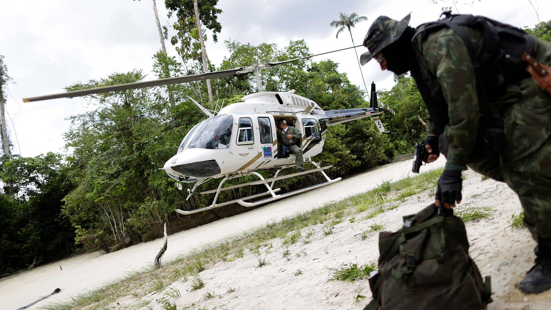 El IBAMA denuncia la falta de presupuesto para combatir las actividades ilegales que hacen peligrar el futuro de la selva (REUTERS/Ueslei Marcelino)