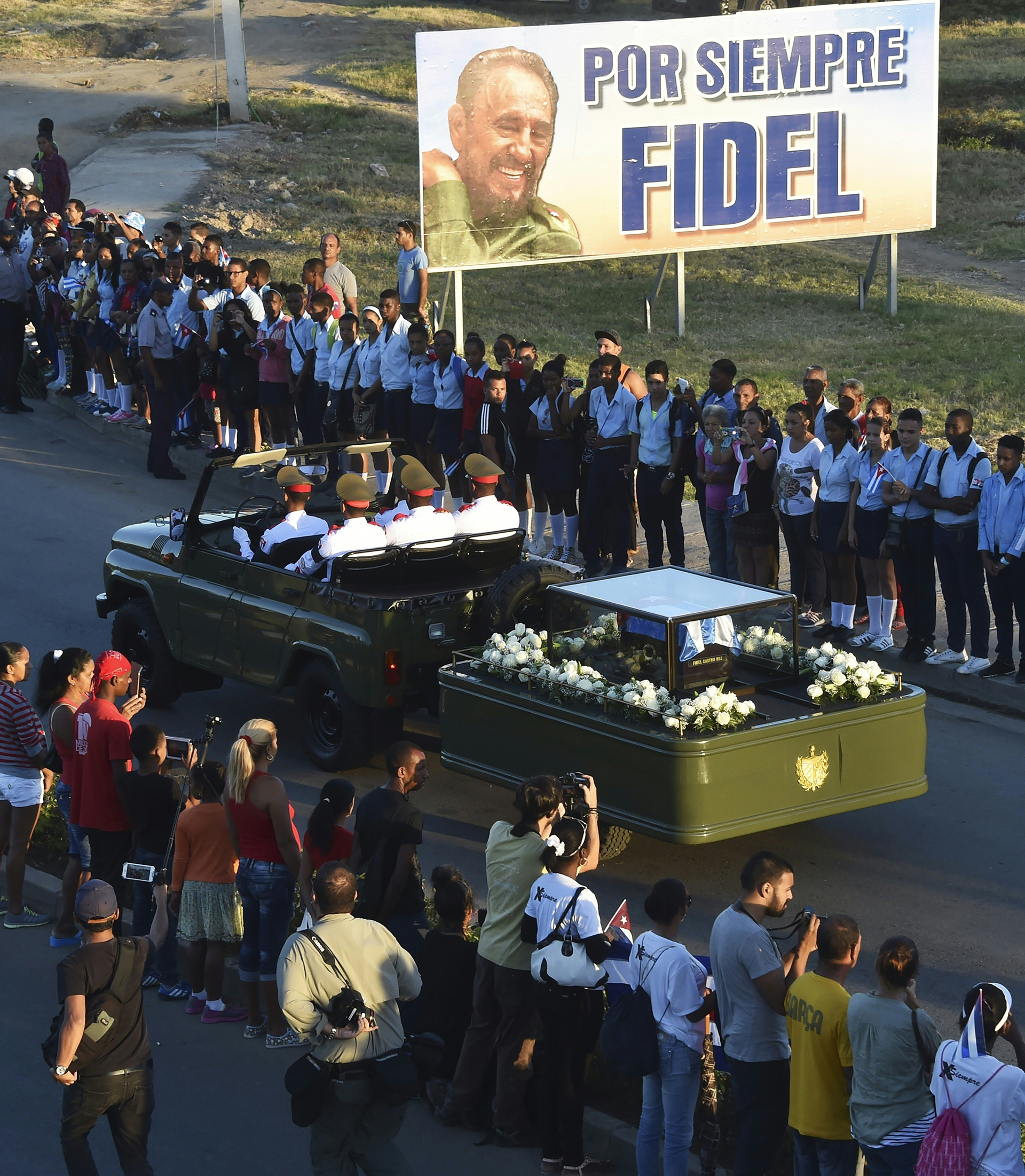 La ceremonia de inhumación se celebró cerca del mausoleo que guarda los restos del héroe nacional José Martí