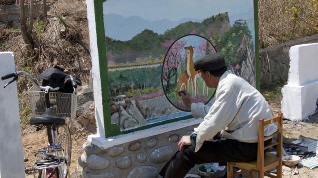 “Esta es la prohibición más ridícula que enfrenté”, expresó. El fotógrafo recordó que todos comenzaron a gritarle porque el mural no estaba terminado