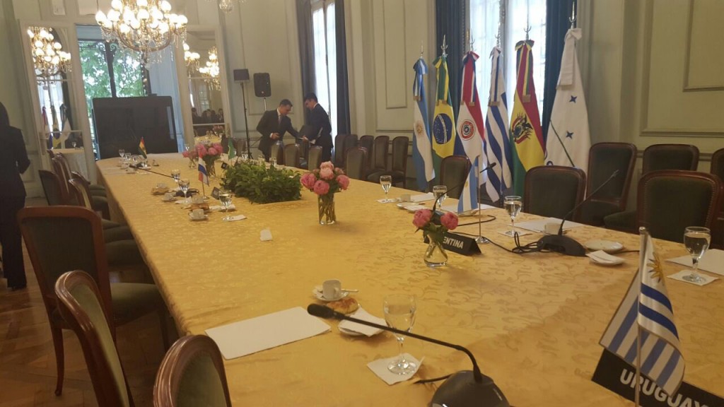 La foto que posteó Rodríguez en su cuenta de Twitter: “La Triple Alianza se confabuló contra Venezuela y el Mercosur”