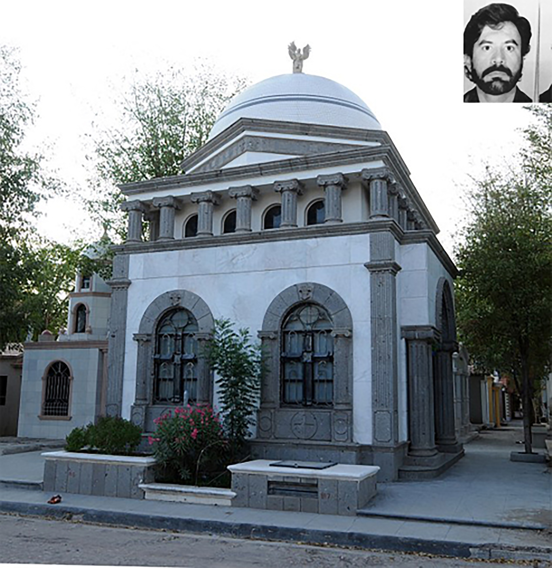 Mausoleo de Inés Calderón