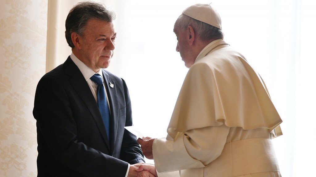 La visita de Santos al papa Francisco estaba prevista desde hacía meses (AFP)