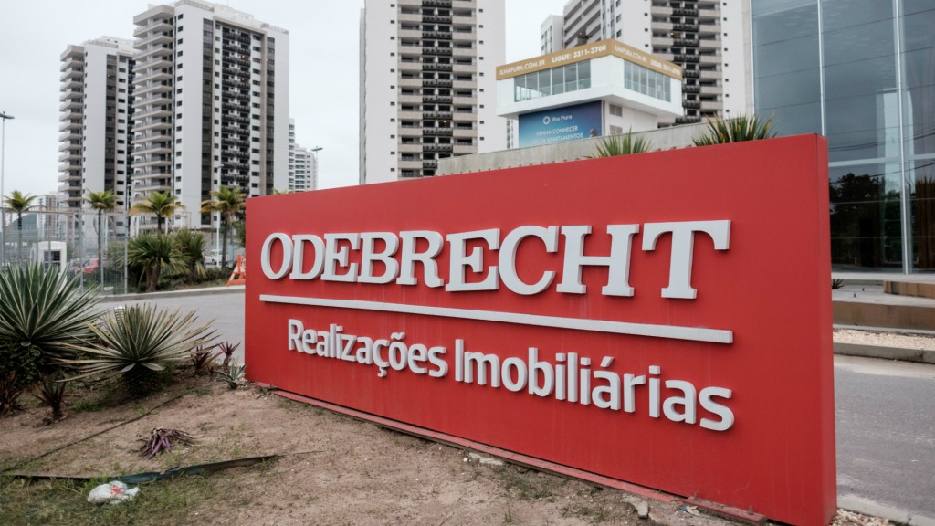 La constructora brasileña realizó millonarios pagos a funcionarios de diferentes países para obtener contratos (AFP)