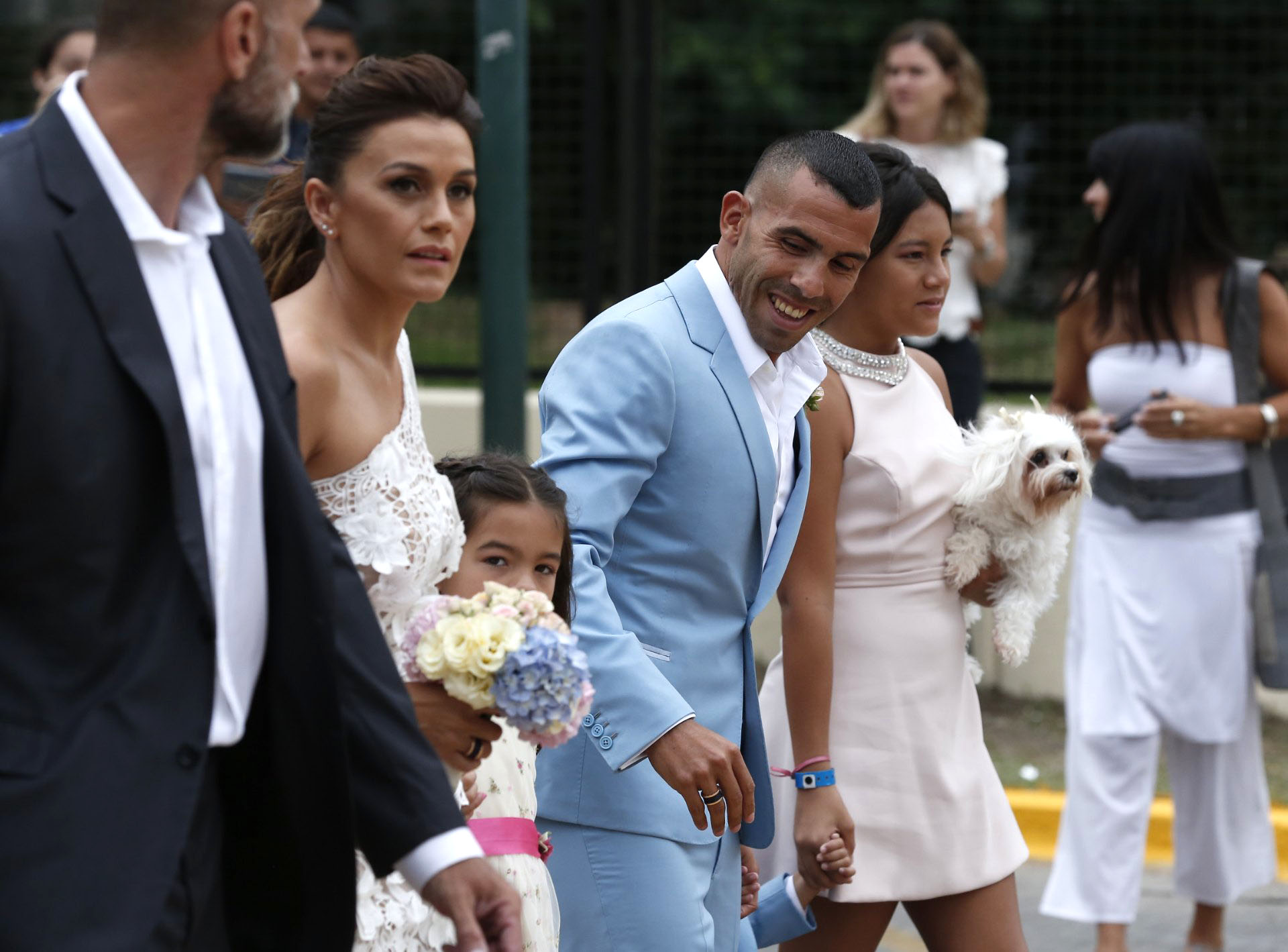 Tras dar el sí por el Registro Civil, la pareja partirá a Carmelo, Uruguay, para continuar con los festejos