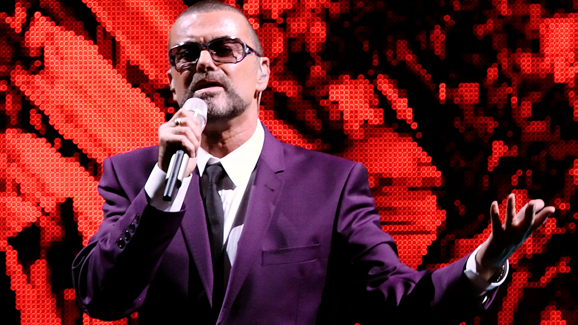 A los 53 años, el ídolo pop George Michael falleció mientras dormía en su residencia de Londres