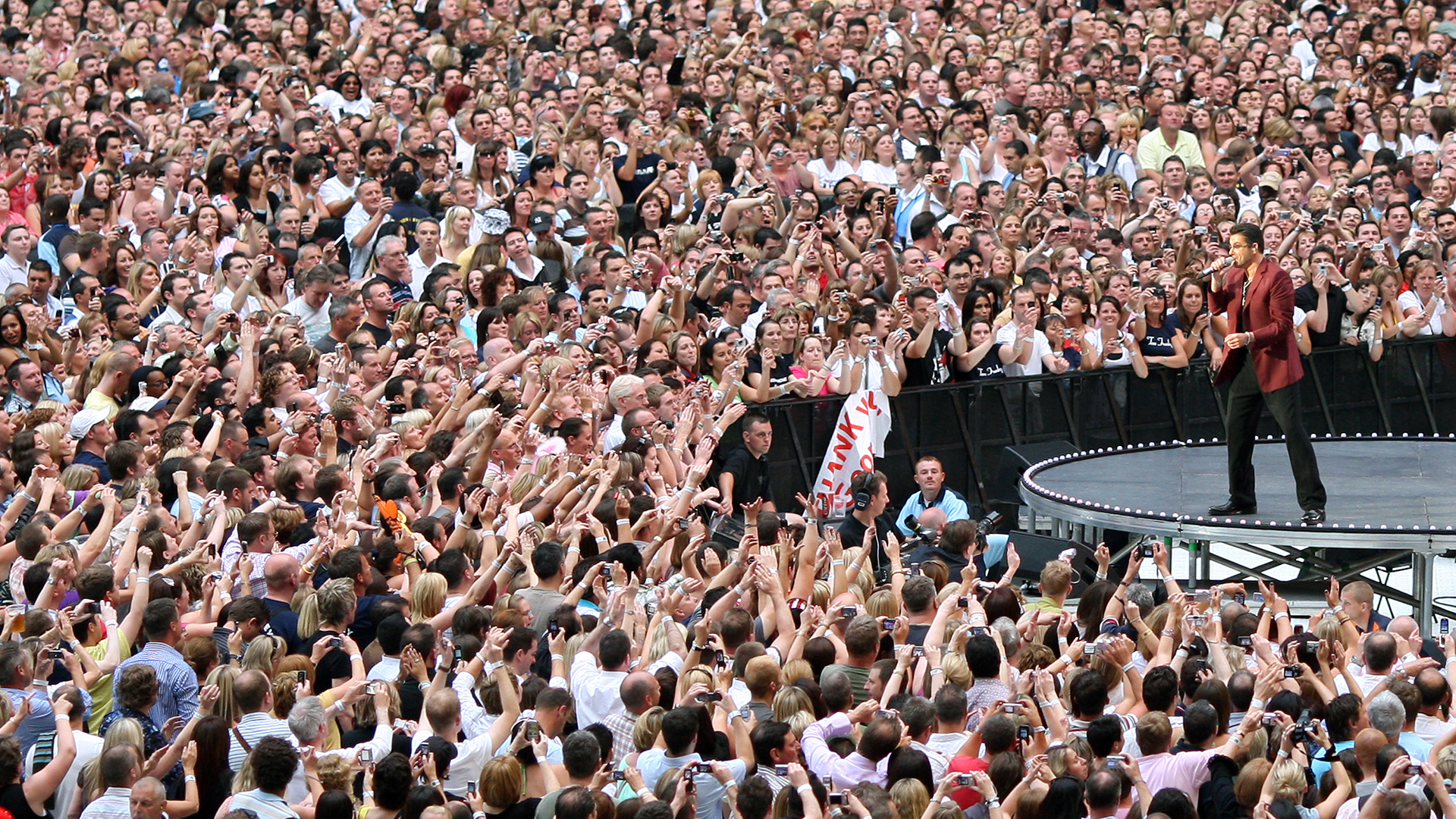 Concierto de George Michael en el mítico estadio de Wembley, en Londres, en 2007 (AFP)