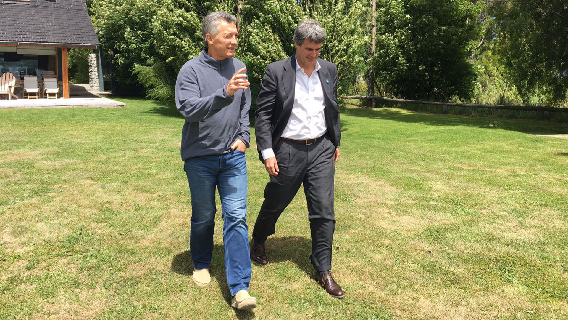 Con la salida de Alfonso Prat-Gay del Ministerio de Hacienda, que fue renunciado por Marcos Peña en una sorpresiva conferencia de prensa, empezaron las purgas adentro de Cambiemos. Luego de la expulsión, Macri lo invitó a conversar en Cumelén, donde ya se había ido de vacaciones.