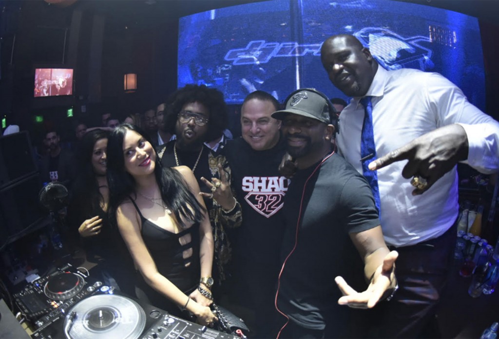 Shaq, ex jugador de baloncesto, fue homenajeado por el Miami Heat