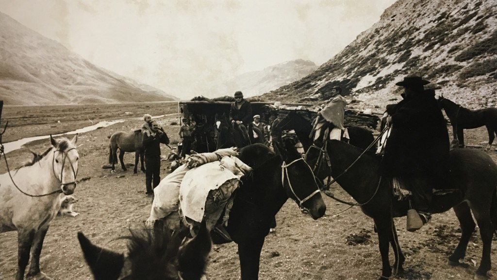 La excursión demandó tres largos días -a caballo- hacia el esqueleto del avión siniestrado