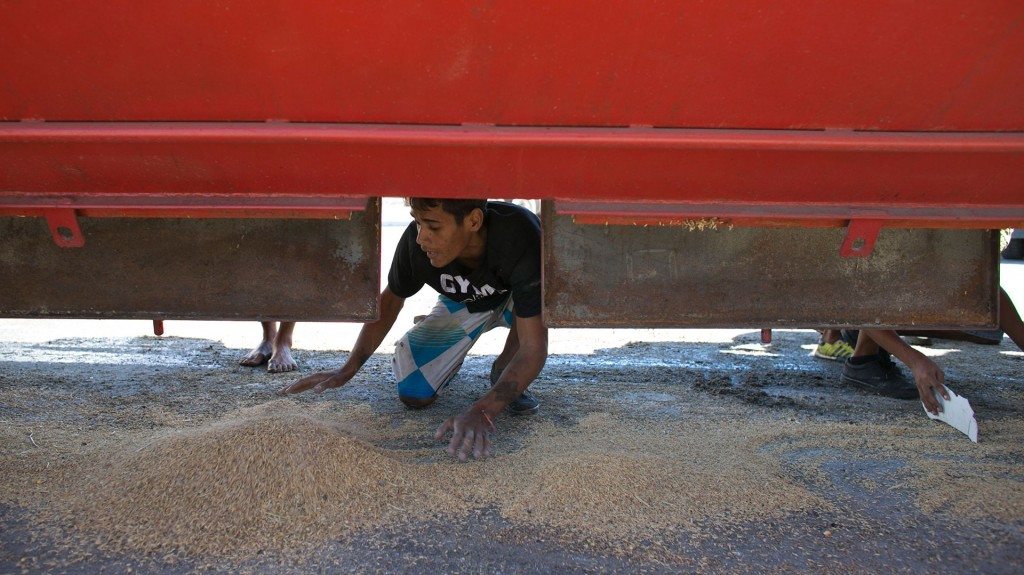 Venezuela atraviesa una profunda crisis por la escasez de alimentos y medicinas (AP)