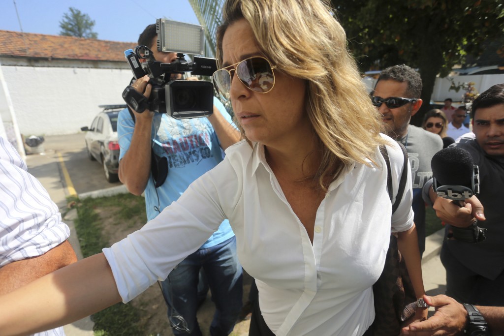 La esposa del embajador griego Francoise de Souza Oliveira Amiridis (Extra Ag O Globo via AP)