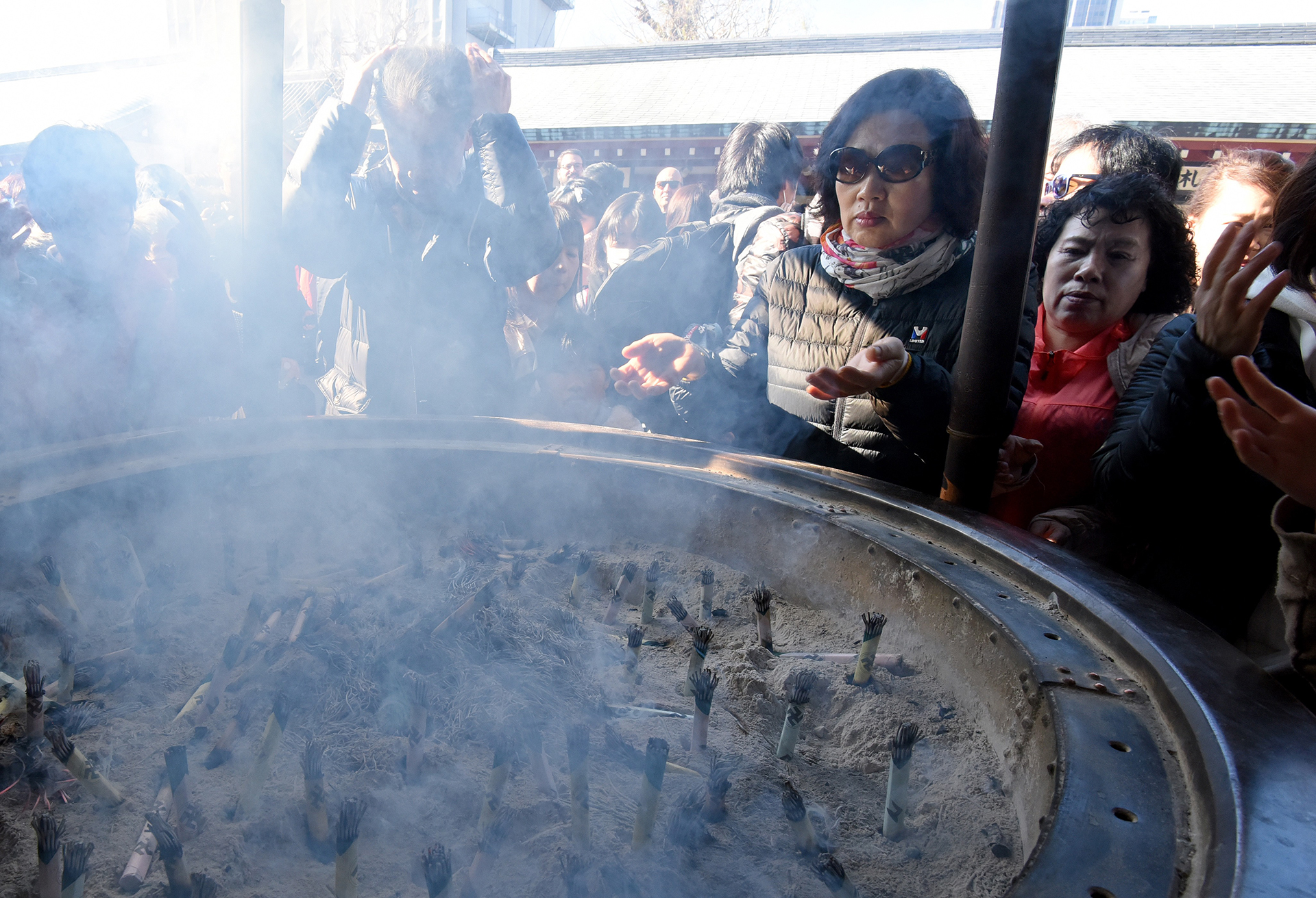 Los japoneses salieron masivamente a comprar para la cena de año nuevo (AFP)