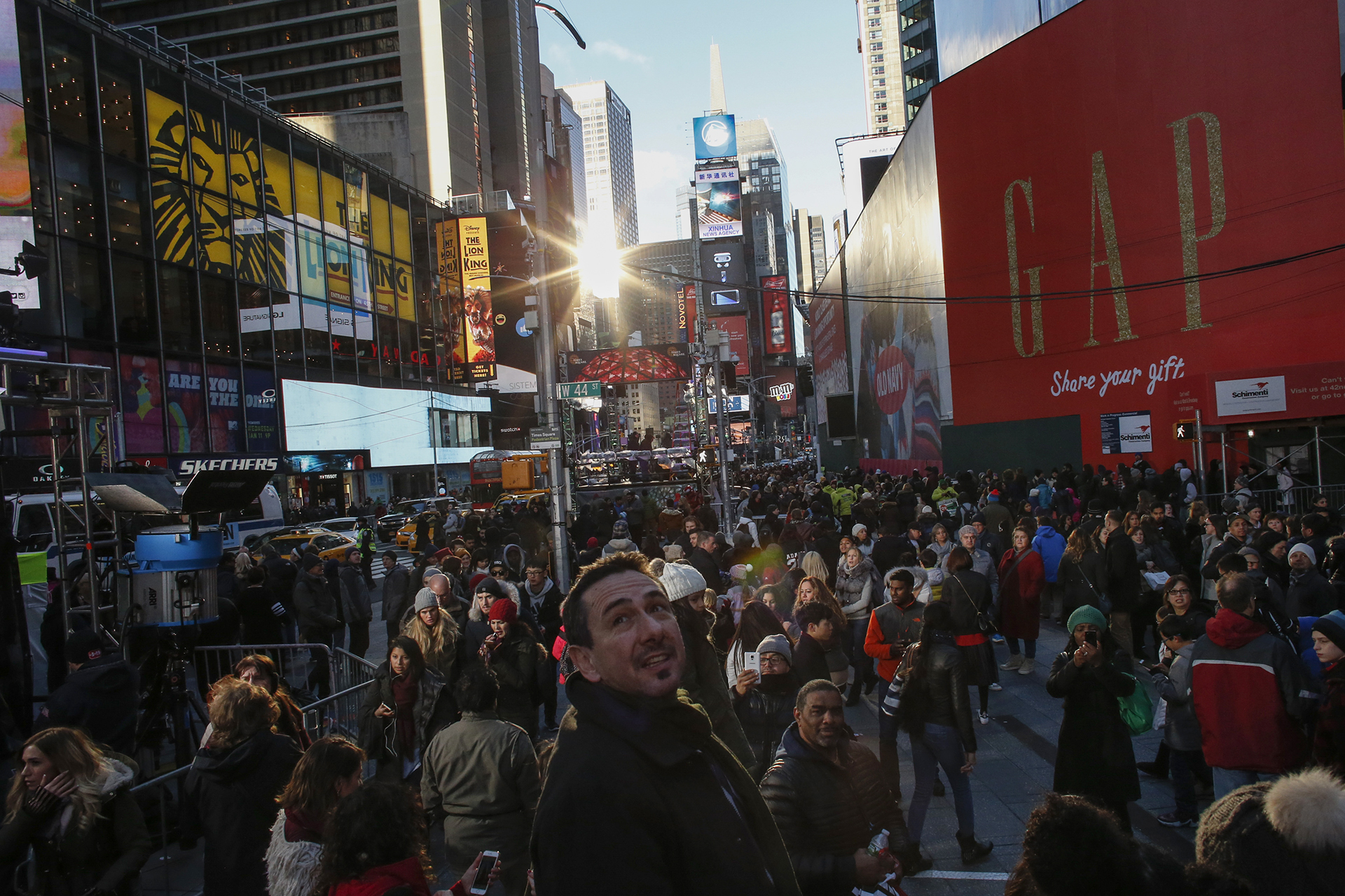 La gente se prepara para la gran celebración en Times Square (AFP)