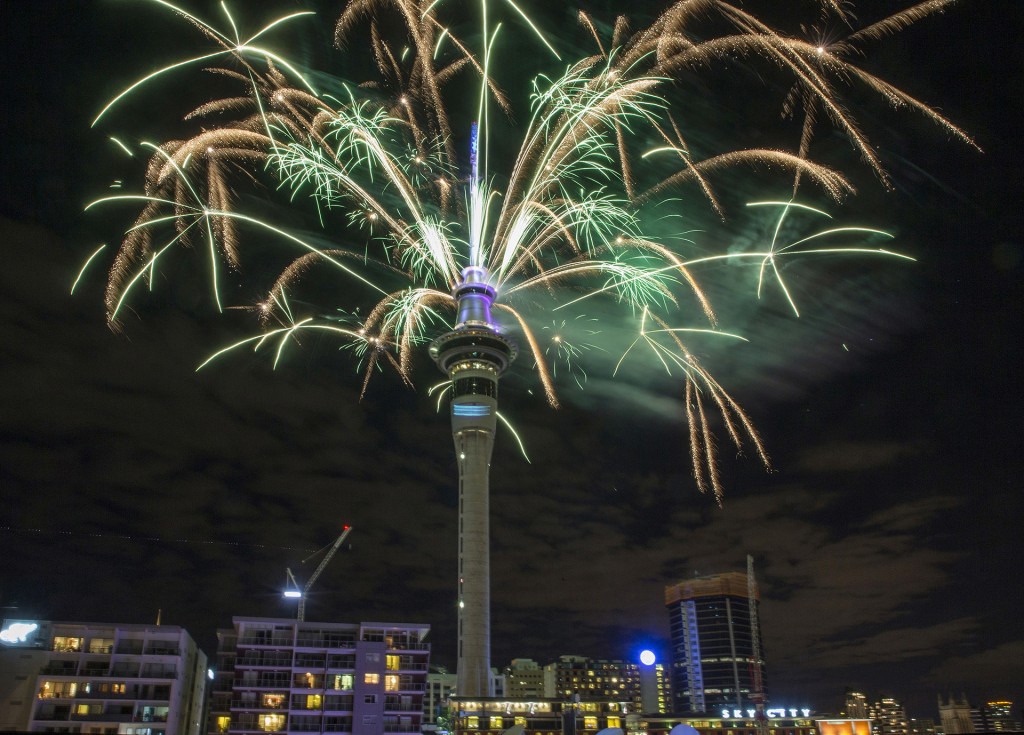 Auckland celebró con un importante show de fuegos artificiales (AP)