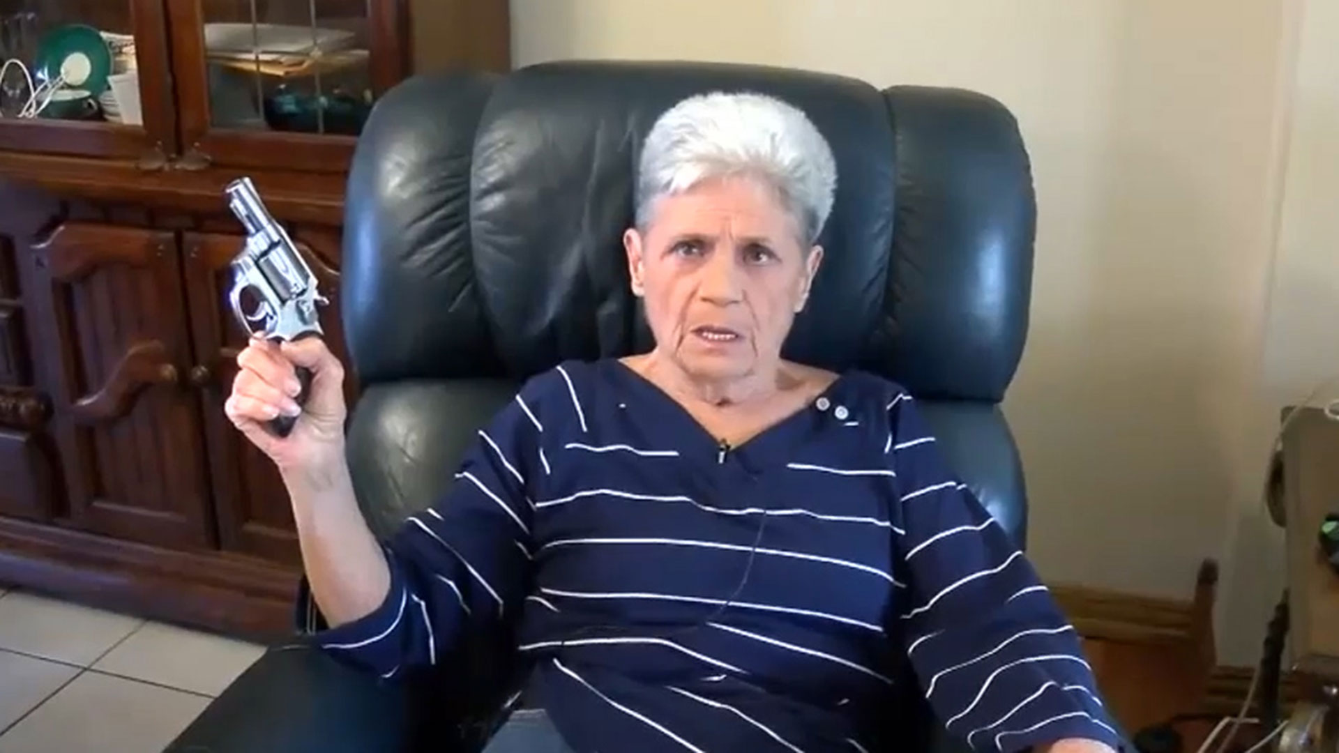 Rebbie Roberson tiene un arma hace 38 años