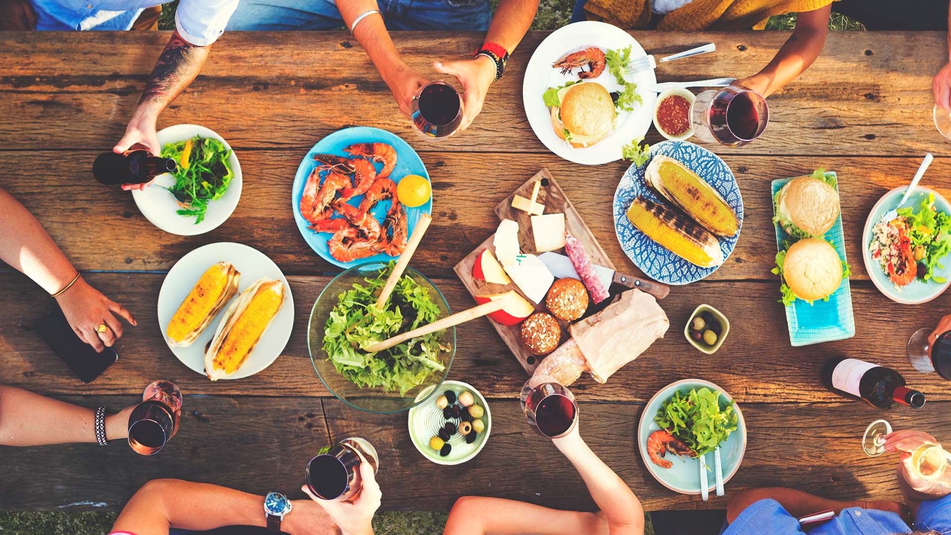 La fibra de las frutas y verduras también reduce la absorción de azúcares y grasas, retarda la digestión y la absorción y regulariza el tránsito intestinal. (iStock)