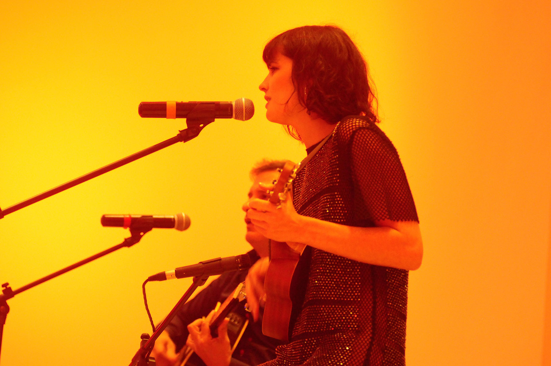 Florencia Torrente brindó un show donde deslumbró con su dulce voz y su ukelele. Interpretó temas de Amy Winehouse, Johnny Cash y, también, algunos de su autoría que fueron los más aplaudidos como: “Adiós” , “Color del tiempo” y “Quizás soy yo”